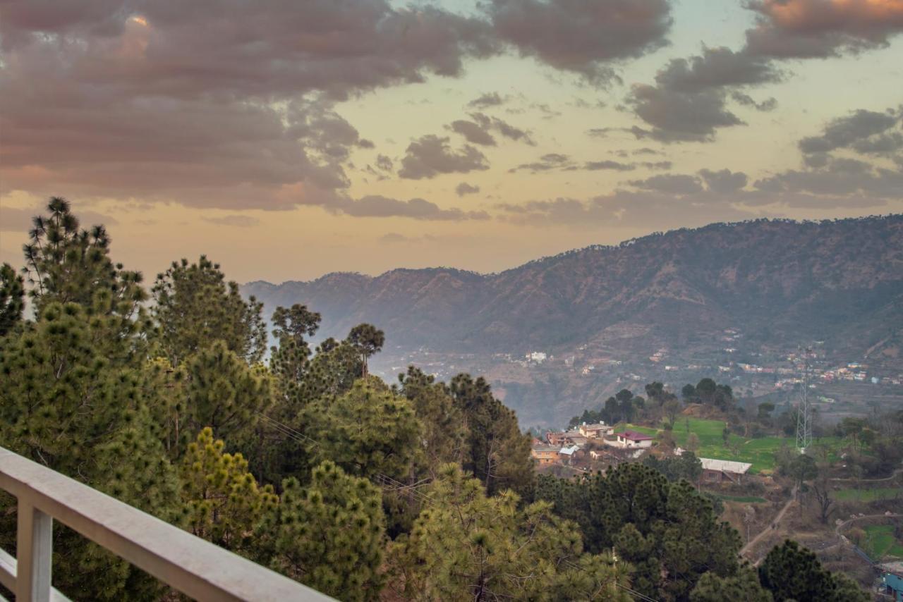 The Hillcrest Paradise Kasauli Exterior photo