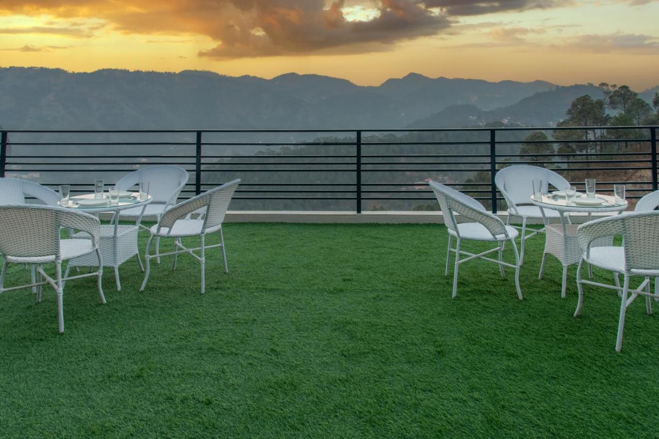The Hillcrest Paradise Kasauli Exterior photo