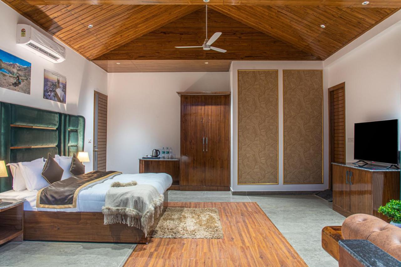 The Hillcrest Paradise Kasauli Exterior photo