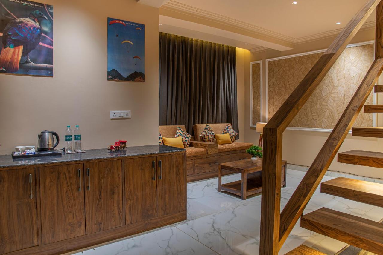 The Hillcrest Paradise Kasauli Exterior photo